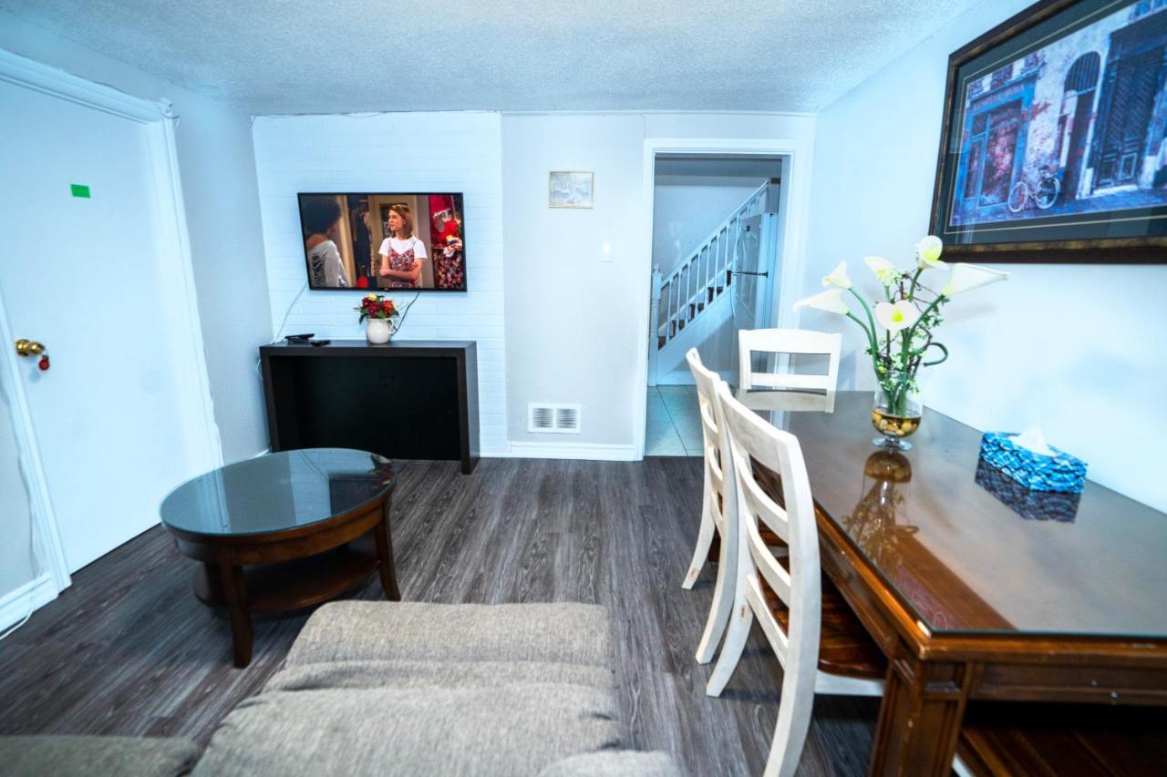 Cozy 3Br 2Bth Lower Unit, A Min To Hwy401, 404 & Dvp Villa โตรอนโต ภายนอก รูปภาพ