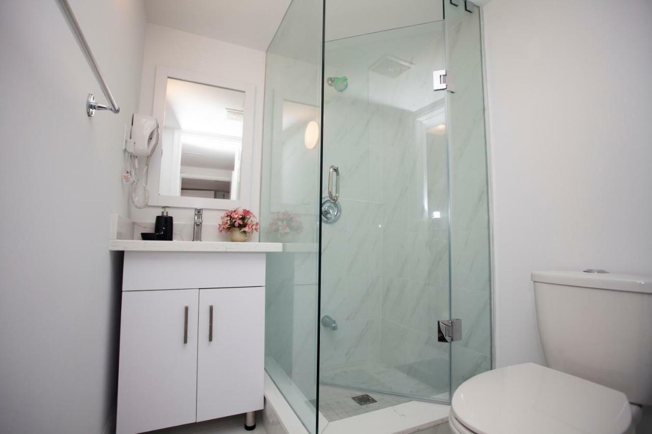 Cozy 3Br 2Bth Lower Unit, A Min To Hwy401, 404 & Dvp Villa โตรอนโต ภายนอก รูปภาพ