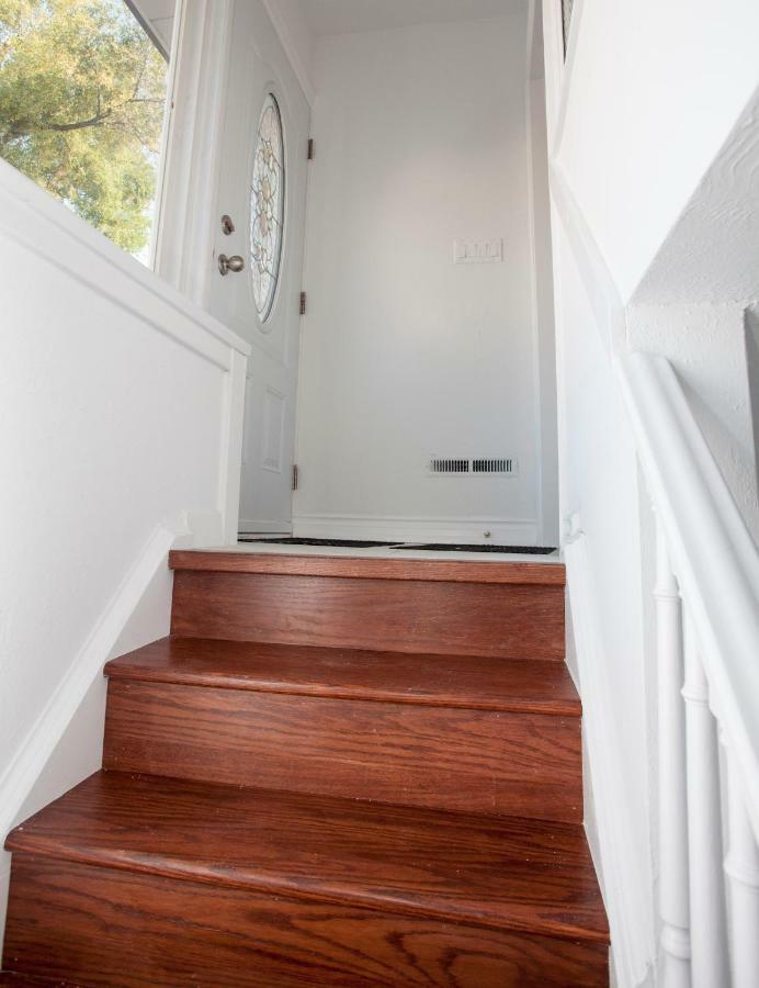 Cozy 3Br 2Bth Lower Unit, A Min To Hwy401, 404 & Dvp Villa โตรอนโต ภายนอก รูปภาพ